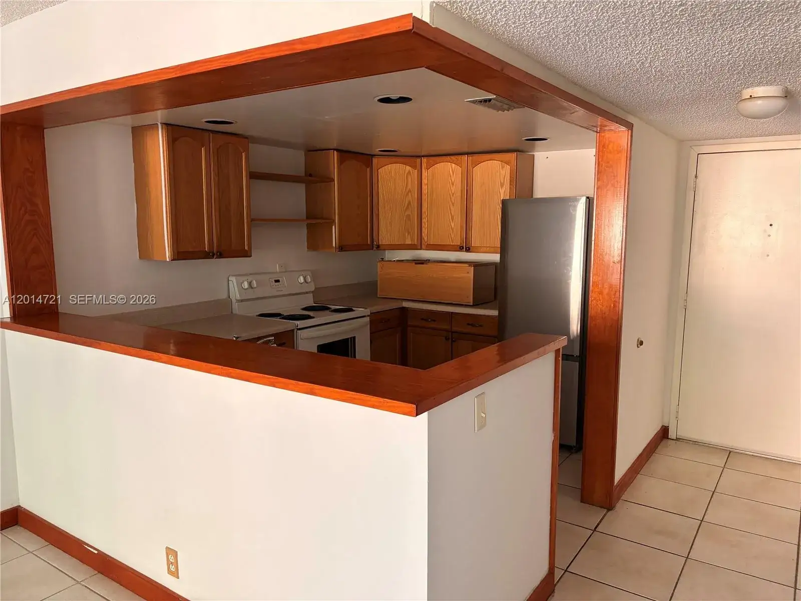 1 bedroom 1 bath Residential Lease for rent at 20860 San Simeon Way # 6, Miami FL 33179