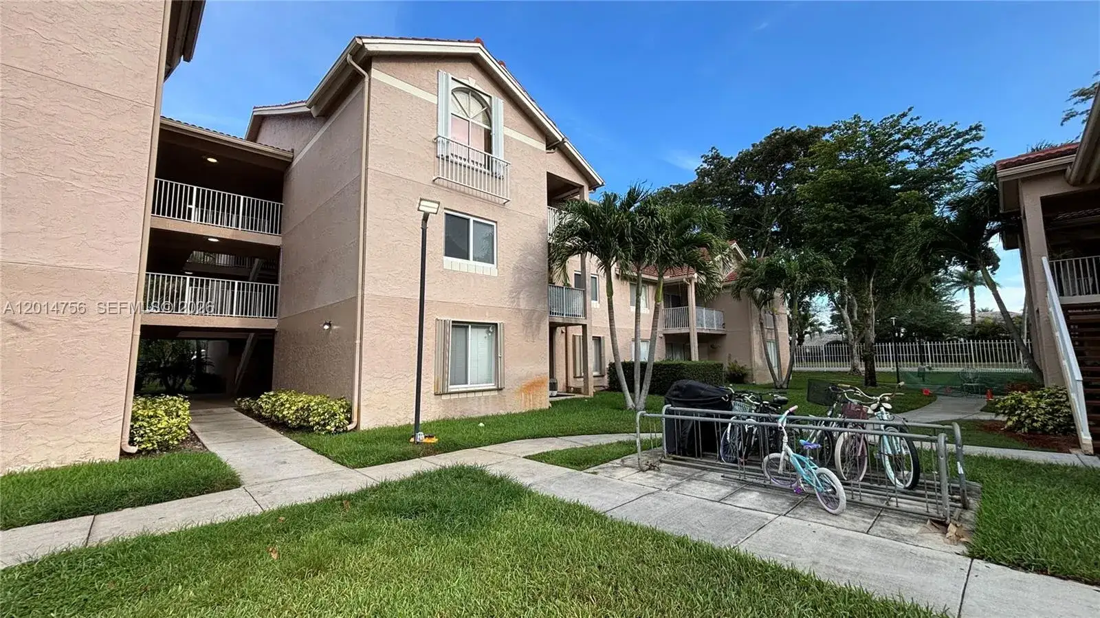 2 bedroom 2 bath Residential for sale at 10420 SW 158th Ct # 105, Miami FL 33196