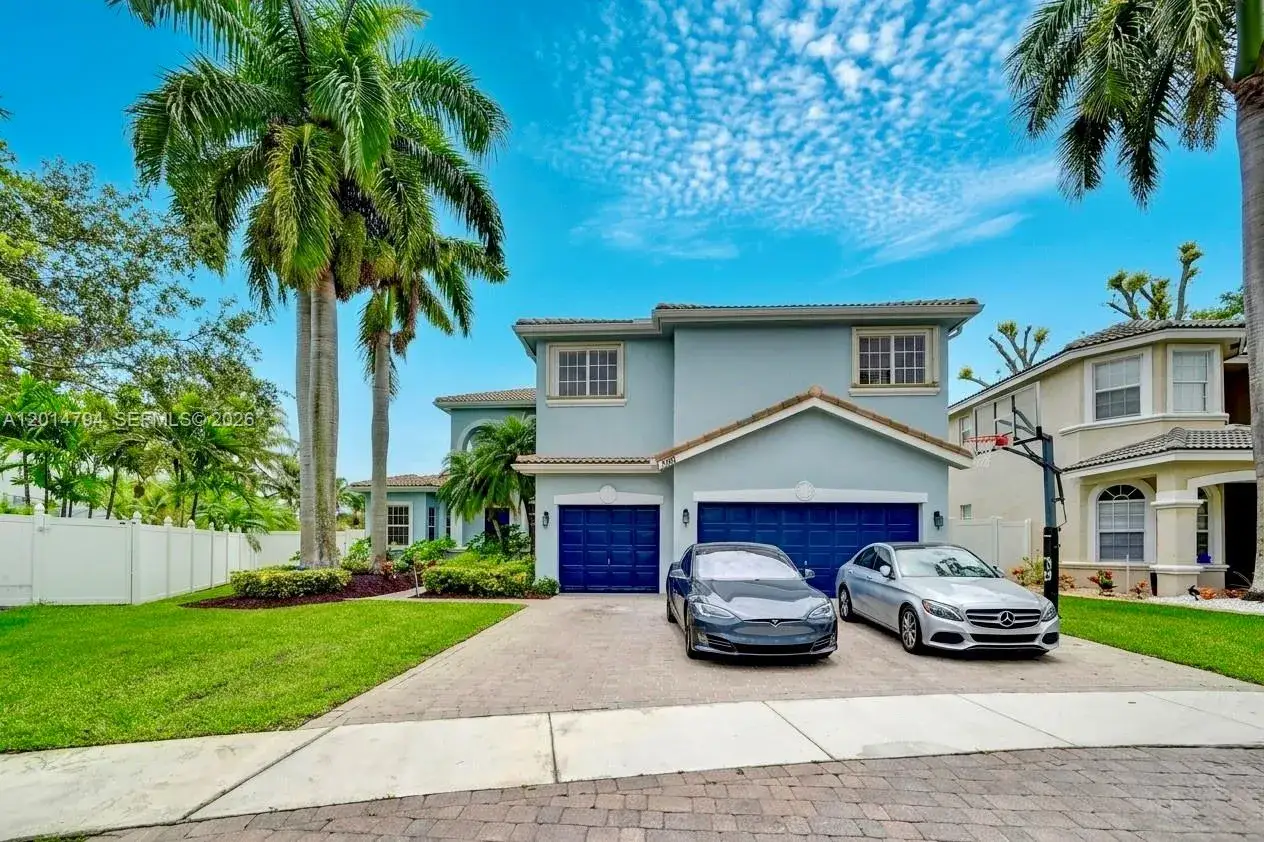 5 bedroom 4 bath Residential for sale at 1580 SW 164th Ave, Pembroke Pines FL 33027