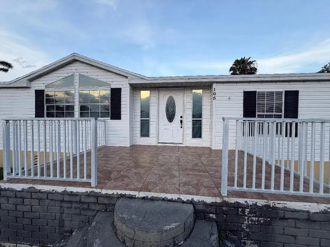 3 bedroom 2 bath Residential for sale at 19800 SW 180th Ave unit 105, Miami FL 33187