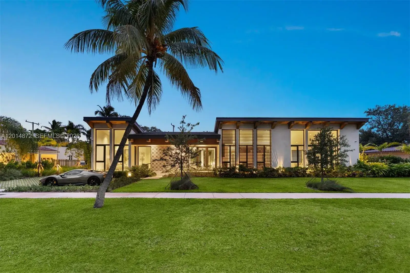 6 bedroom 6 bath Residential for sale at 6716 San Vicente St, Coral Gables FL 33146
