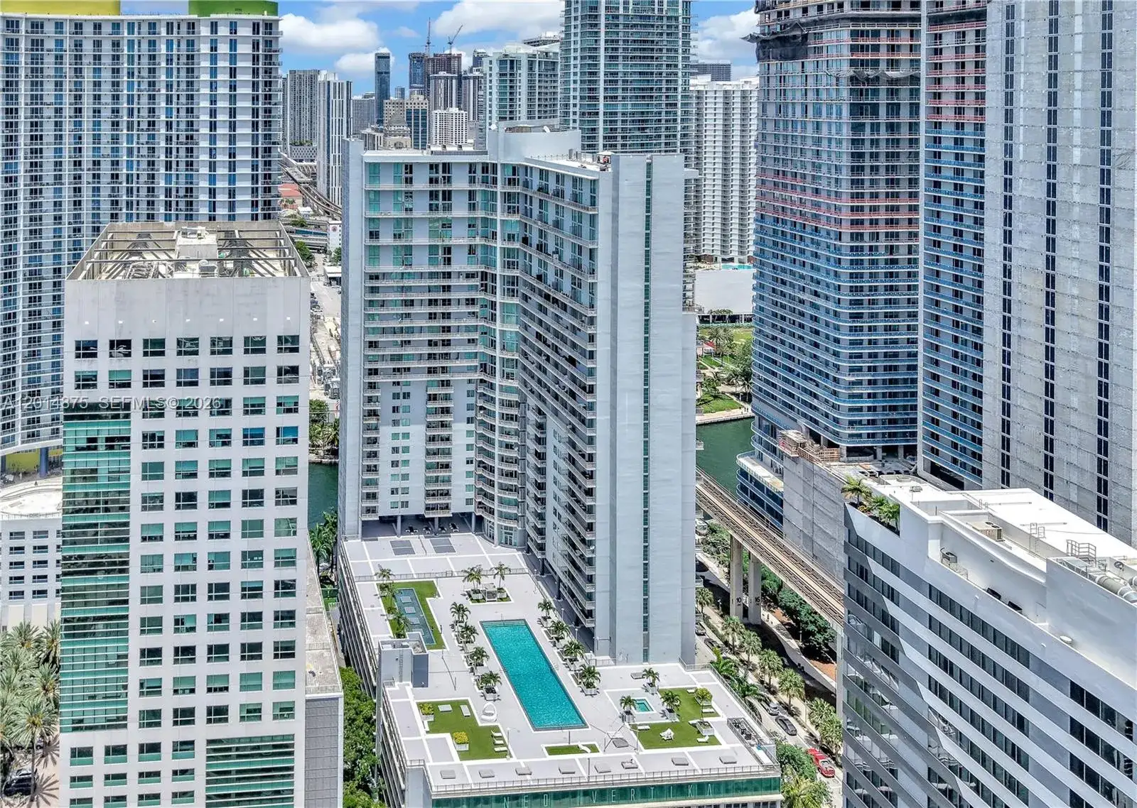 1 bedroom 1 bath Residential for sale at 690 SW 1st Ct # 1934, Miami FL 33130