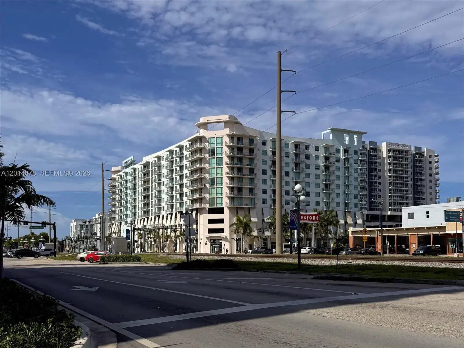 1 bedroom 1 bath Residential Lease for rent at 140 S Dixie Hwy # 933, Hollywood FL 33020