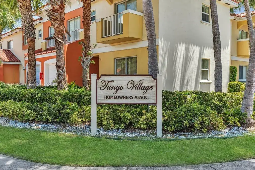 Residential Income for sale at 225 NW 14th Ave, Fort Lauderdale FL 33311