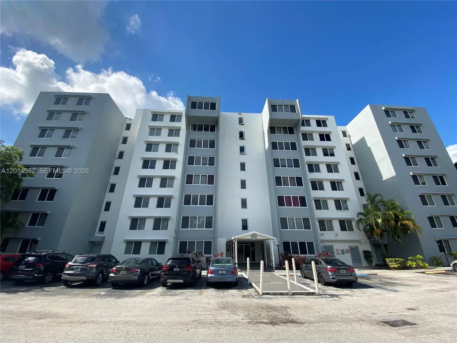 1 bedroom 1 bath Residential Lease for rent at 9143 SW 77 AV # B107, Miami FL 33156