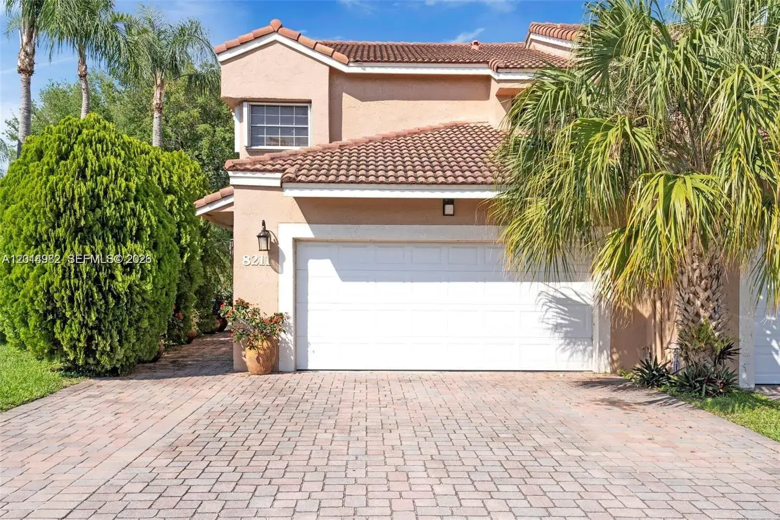 3 bedroom 2 bath Residential for sale at 8211 NW 191st Ln # 35L, Hialeah FL 33015
