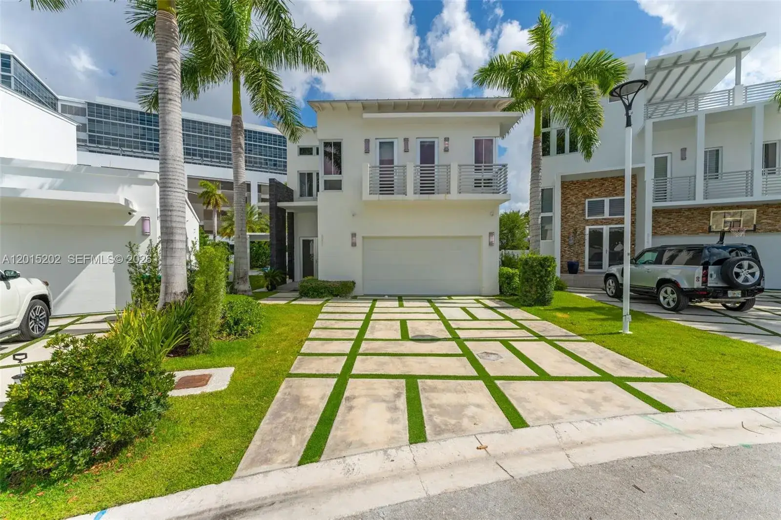 4 bedroom 4 bath Residential for sale at 8221 NW 34th Dr, Doral FL 33122