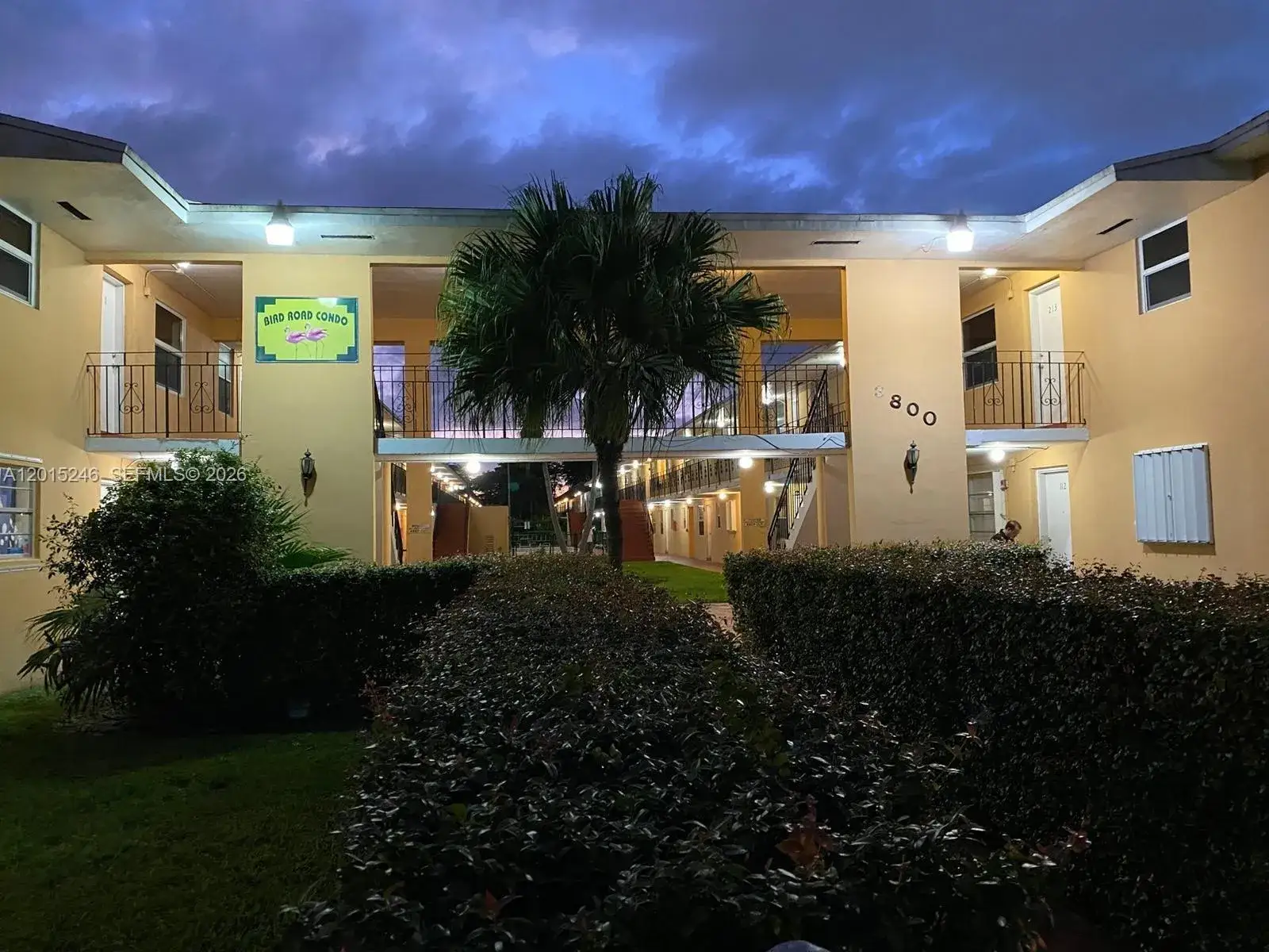 1 bedroom 1 bath Residential Lease for rent at 3800 SW 102nd Ave # 118, Miami FL 33165