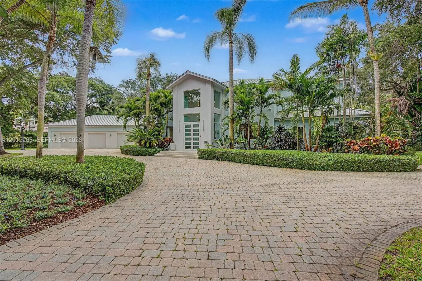 5 bedroom 7 bath Residential for sale at 5790 SW 96th St, Pinecrest FL 33156