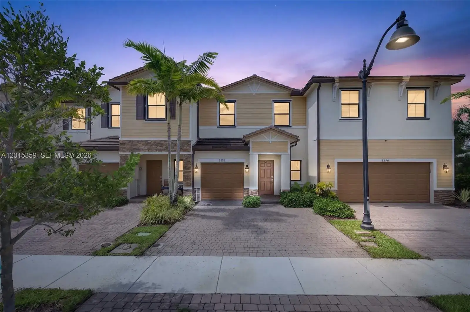 3 bedroom 2 bath Residential Lease for rent at 5892 Mustang Mnr # 5892, Davie FL 33314