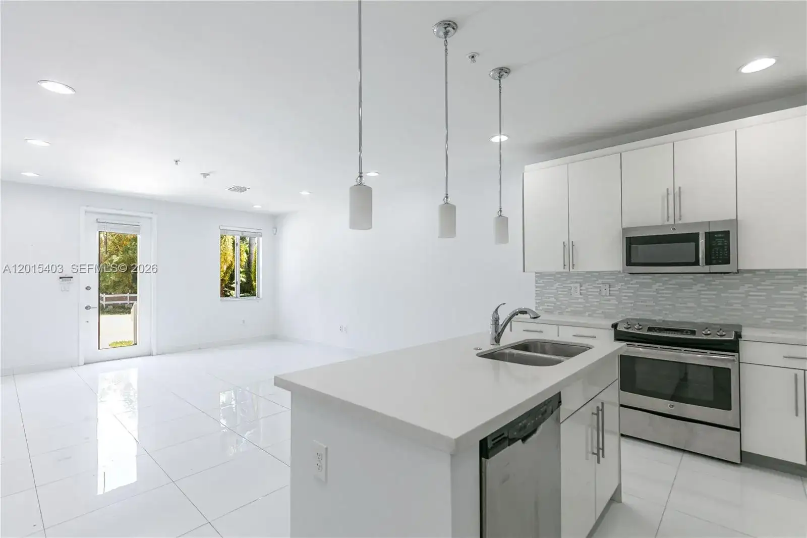 3 bedroom 2 bath Residential Lease for rent at 2610 NE 213th St # 103, Miami FL 33180