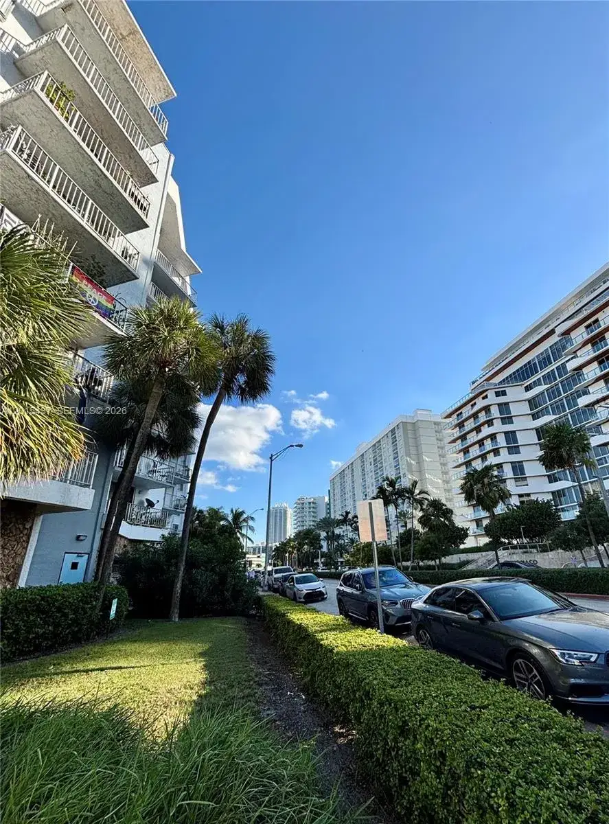 1 bedroom 1 bath Residential Lease for rent at 6801 Indian Creek Dr # 402, Miami Beach FL 33141