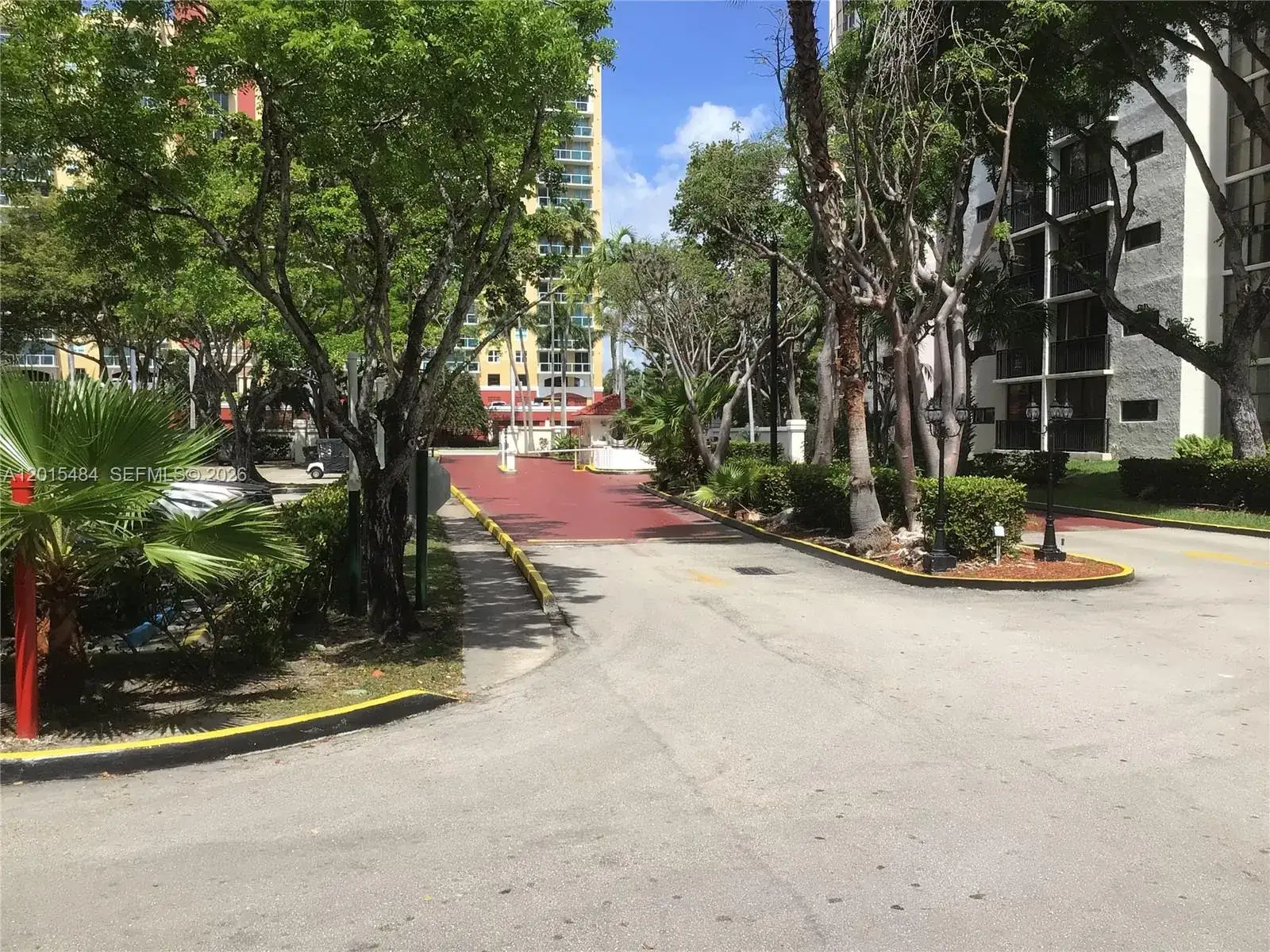 1 bedroom 1 bath Residential for sale at 17021 N Bay Rd # 625, Sunny Isles Beach FL 33160