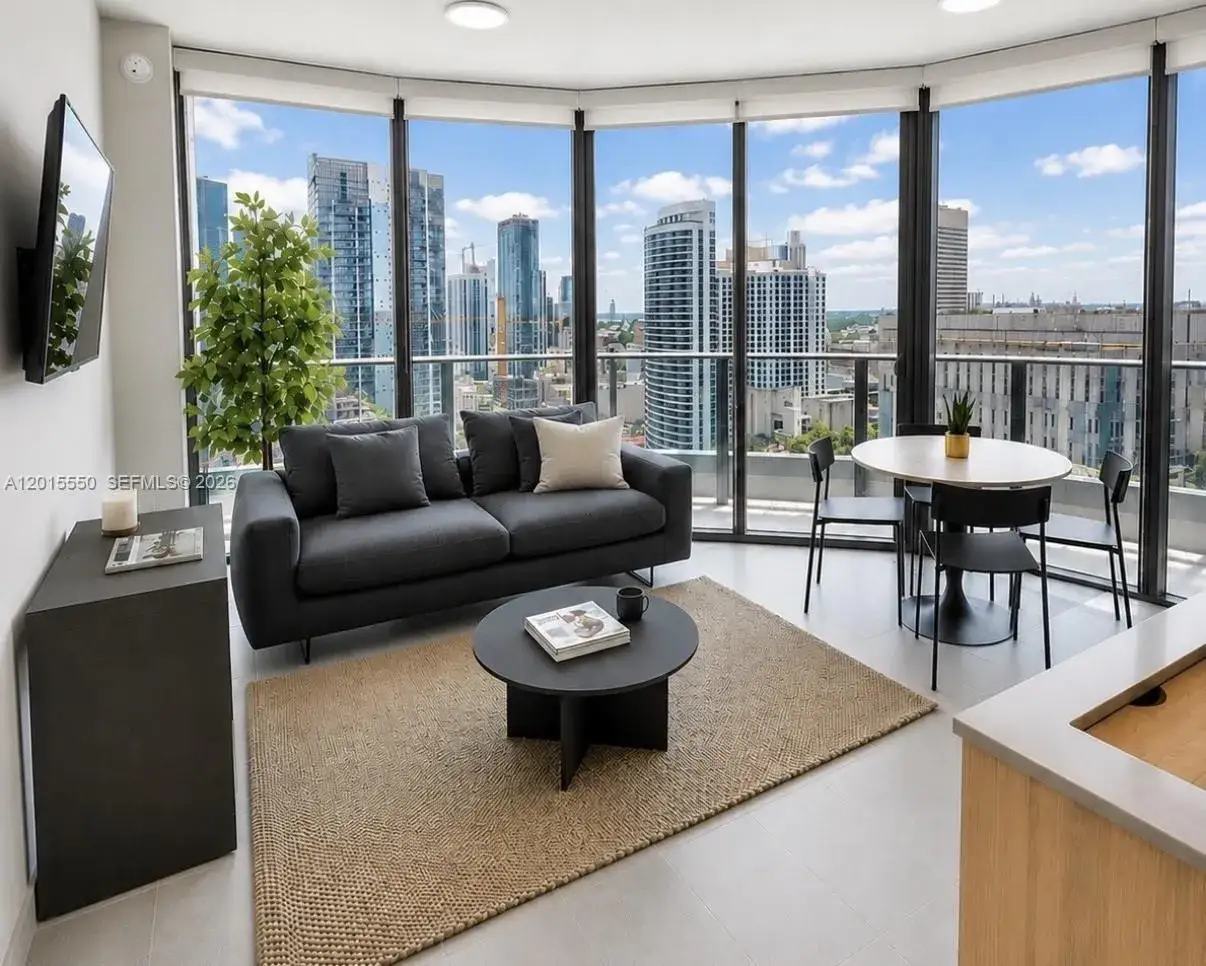 1 bedroom 1 bath Residential for sale at 121 NE 5th St # 2705, Miami FL 33132