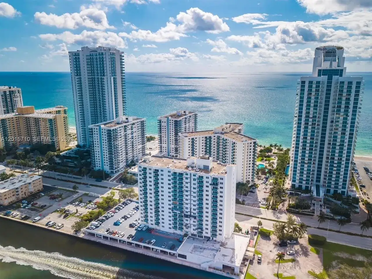 1 bedroom 1 bath Residential for sale at 3001 S Ocean Dr # 703, Hollywood FL 33019