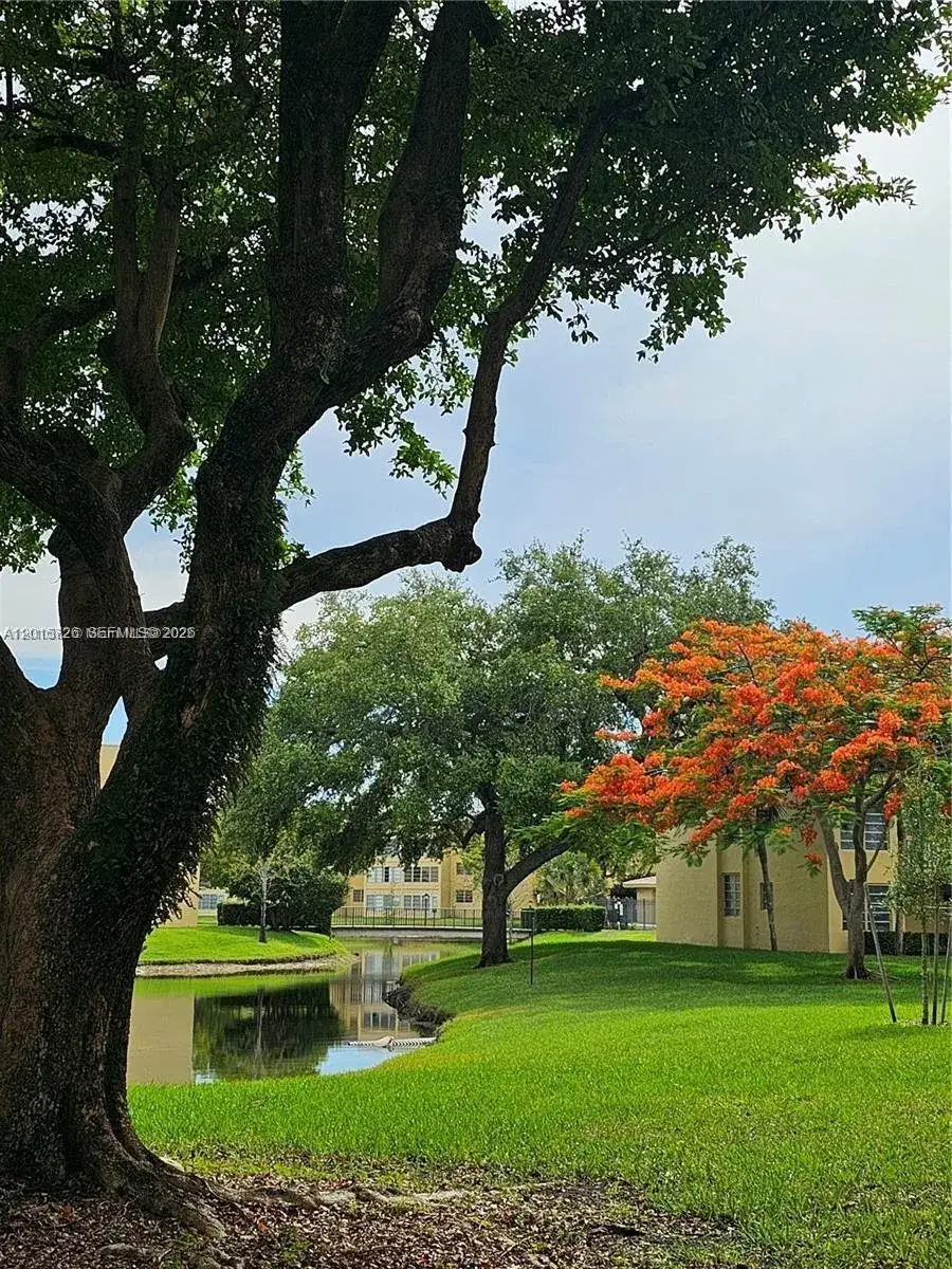 1 bedroom 1 bath Residential Lease for rent at 6150 NW 62nd St # 307, Tamarac FL 33319
