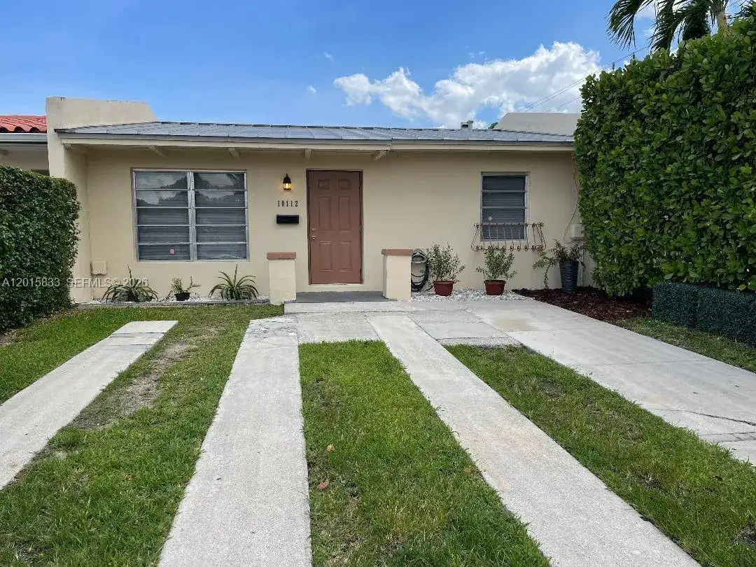 2 bedroom 1 bath Residential Lease for rent at 10112 SW 20th St, Miami FL 33165