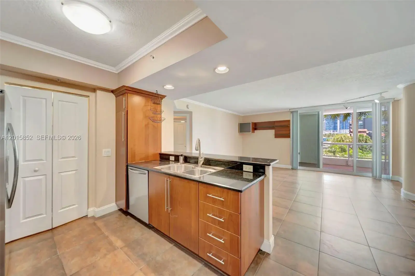 1 bedroom 1 bath Residential Lease for rent at 401 SW 4th Ave # 203, Fort Lauderdale FL 33315