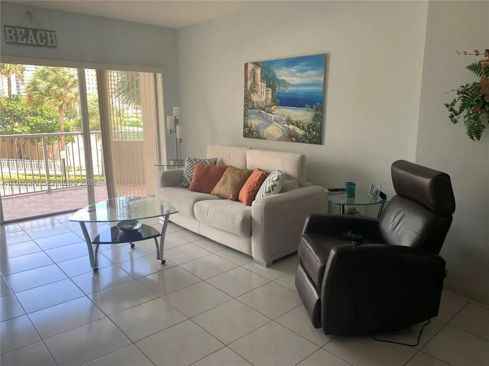 1 bedroom 1 bath Residential Lease for rent at 1985 S Ocean Dr, Hallandale Beach FL 33009