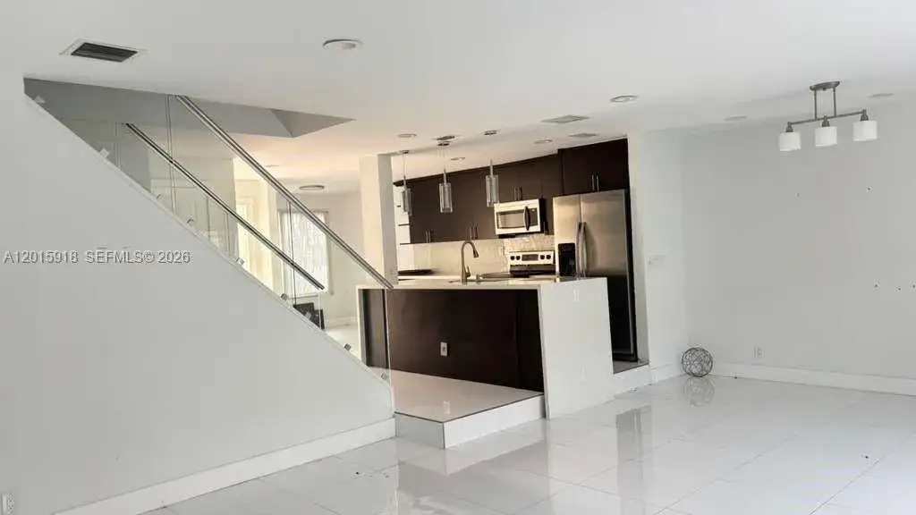 8195 NW 8th MANOR # 3, Plantation FL 33324