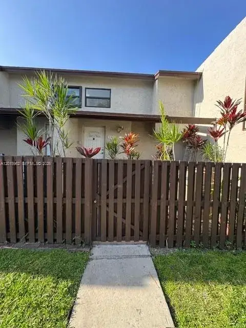 2 bedroom 2 bath Residential Lease for rent at 10296 NW 9th St Cir # 202, Miami FL 33172