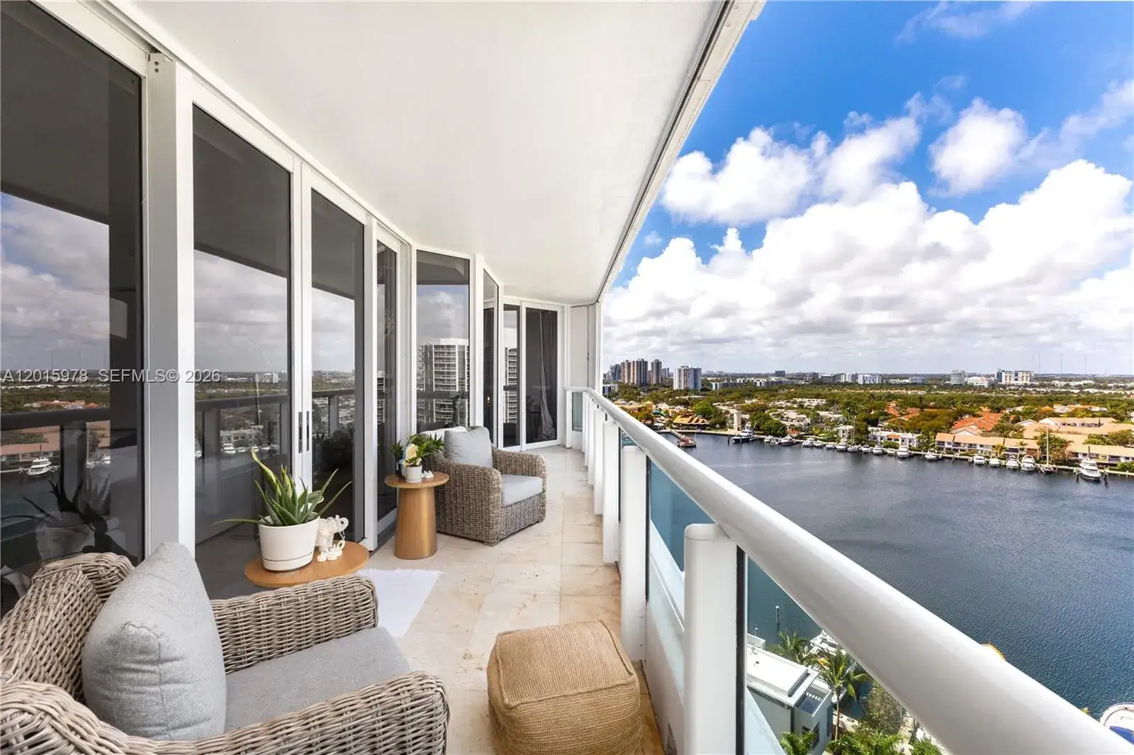 2 bedroom 2 bath Residential for sale at 21055 Yacht Club Dr # 1707, Aventura FL 33180