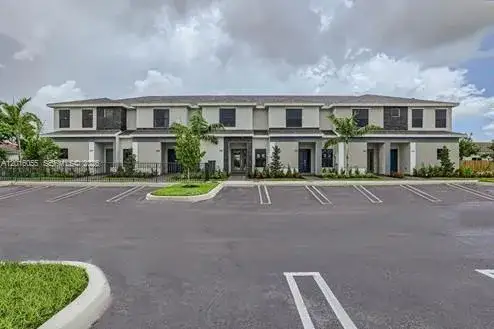3 bedroom 3 bath Residential Lease for rent at 509 NE 1st Dr, Florida City FL 33034