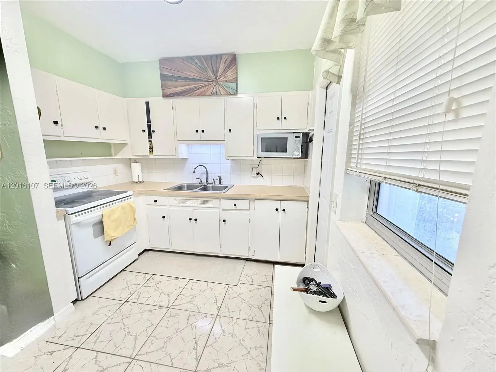 2 bedroom 1 bath Residential Lease for rent at 825 S 20th Ave # A, Hollywood FL 33020