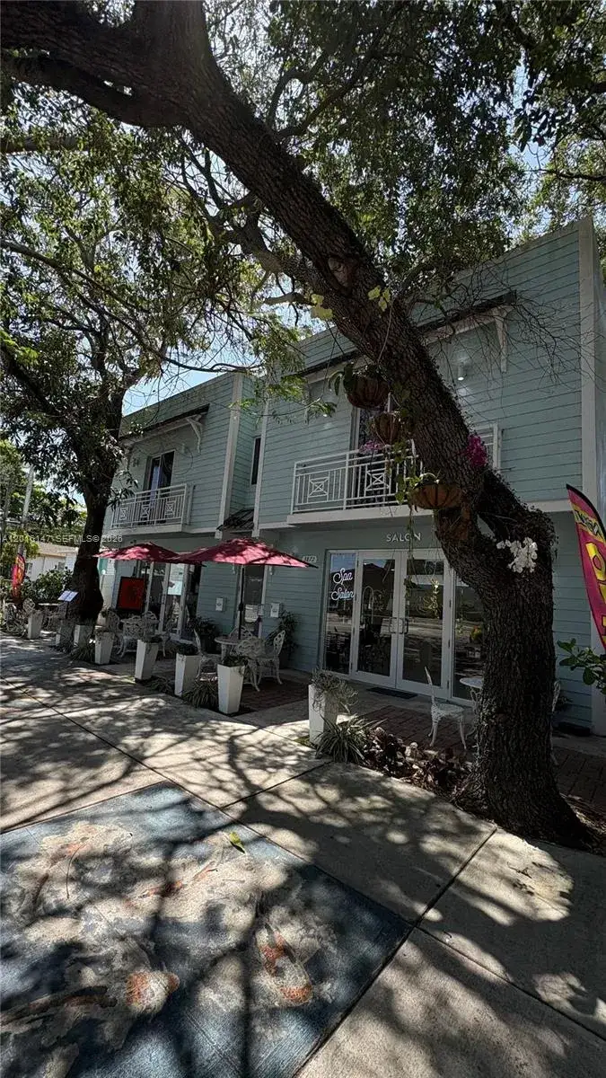2 bedroom 2 bath Residential Lease for rent at 3872 Grand Ave # A, Miami FL 33133