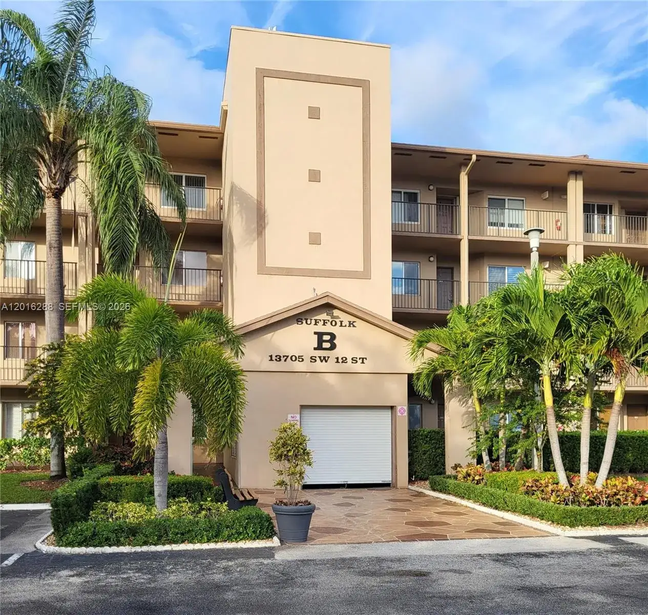 2 bedroom 2 bath Residential for sale at 13705 SW 12th St # 304B, Pembroke Pines FL 33027
