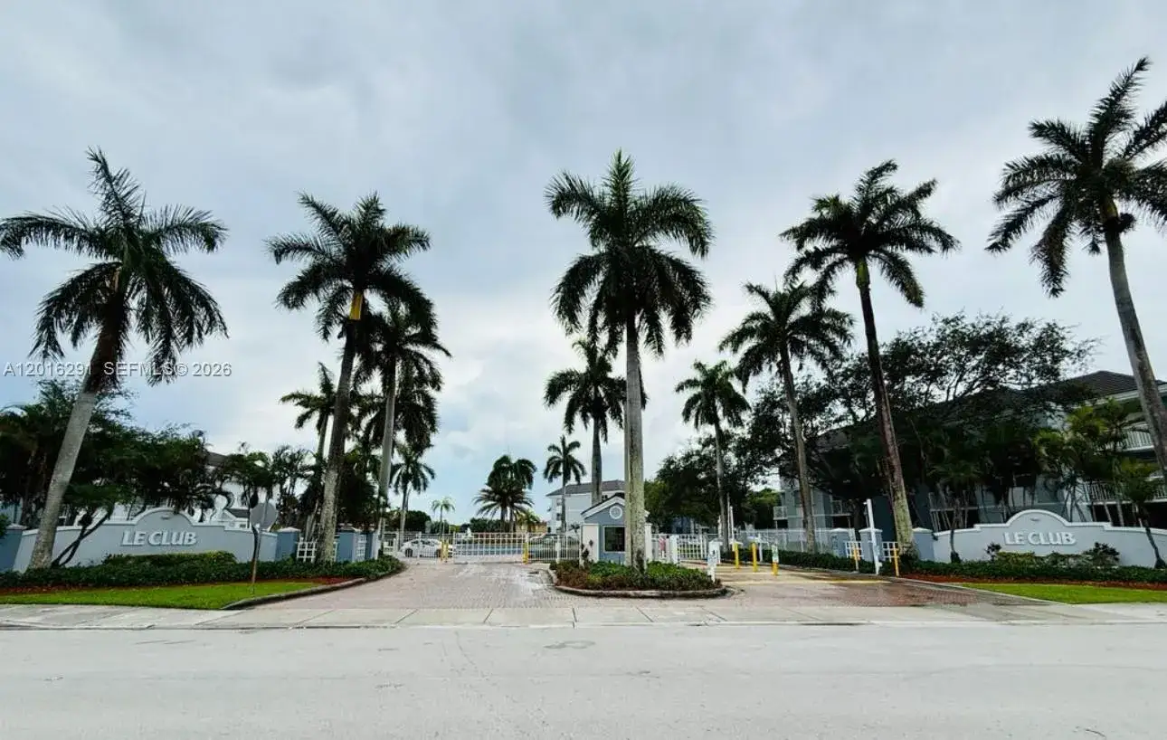 1 bedroom 1 bath Residential for sale at 8520 SW 212th St # 203, Cutler Bay FL 33189