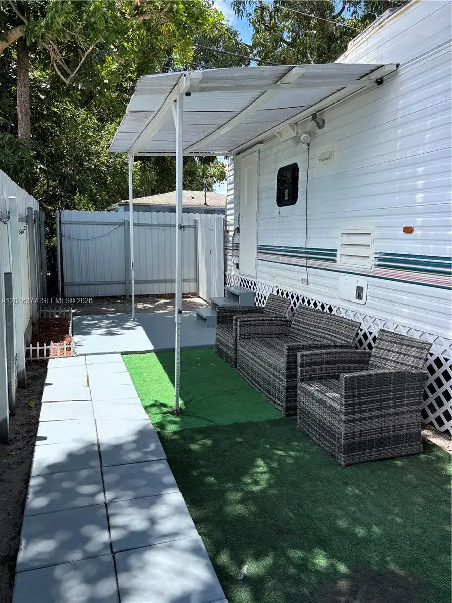1 bedroom 1 bath Residential Lease for rent at 12500 NW 22nd Ave # 1, Miami FL 33167