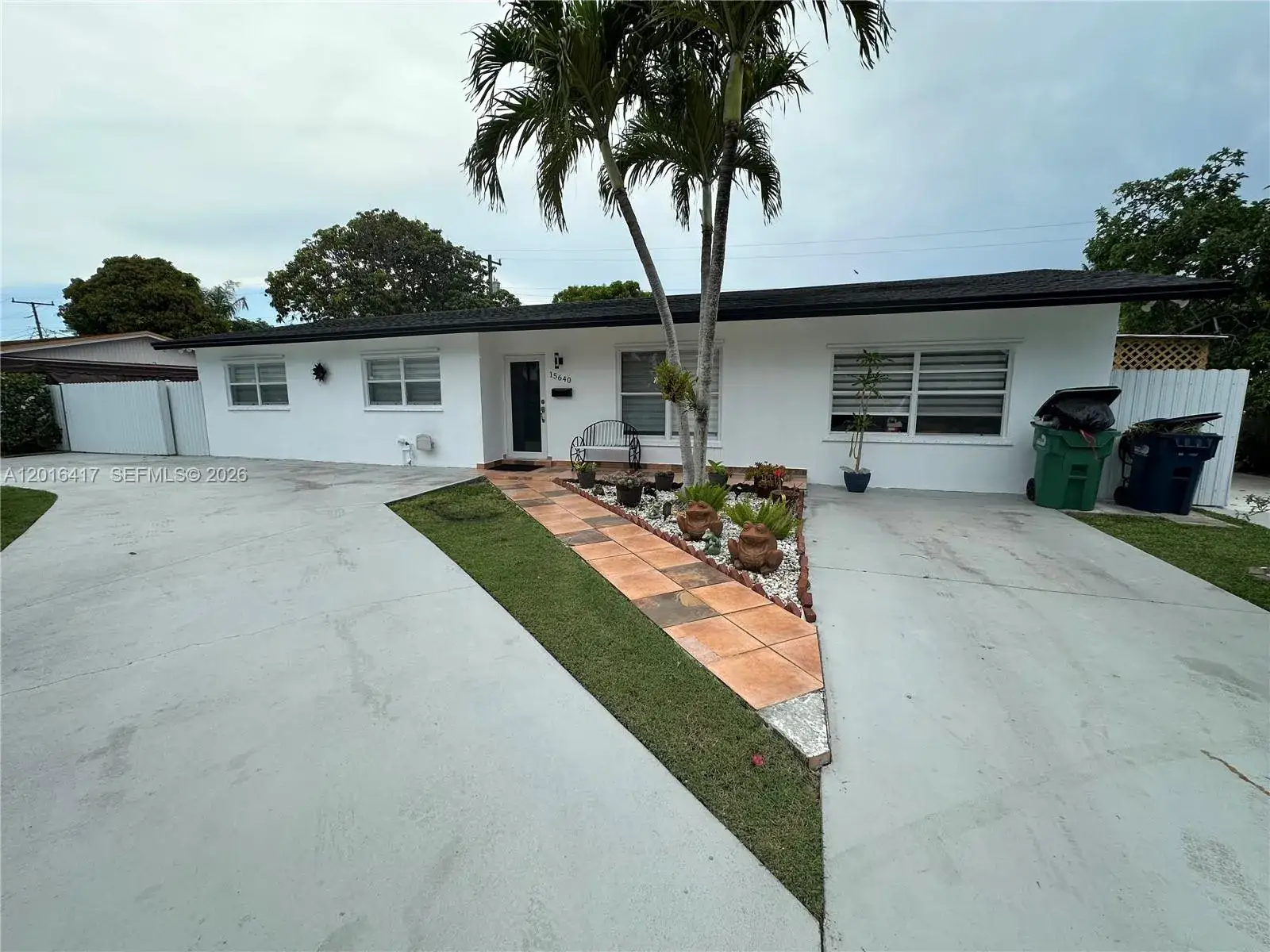 3 bedroom 2 bath Residential Lease for rent at 15640 SW 102nd Pl # 15640, Miami FL 33157
