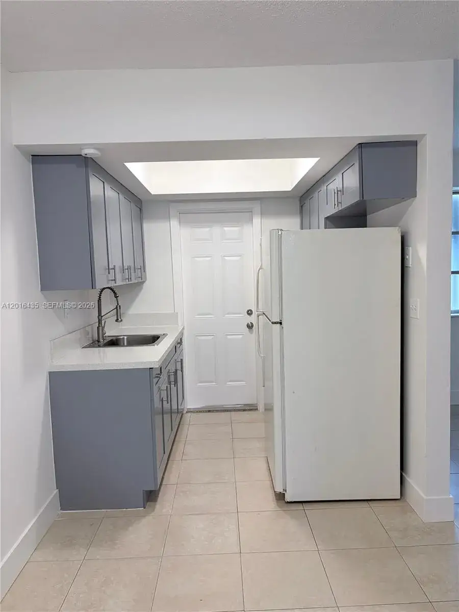 1 bedroom 1 bath Residential Lease for rent at 31 NW 163rd St # 65, Miami FL 33169