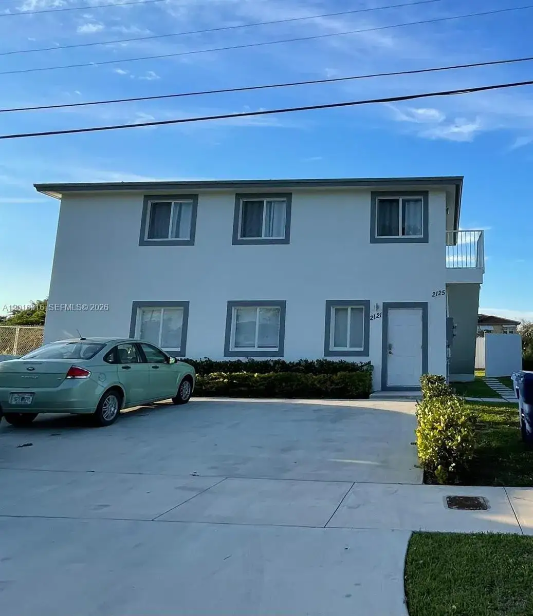 Residential Income for sale at 2121-2125 NW 72nd St, Miami FL 33147