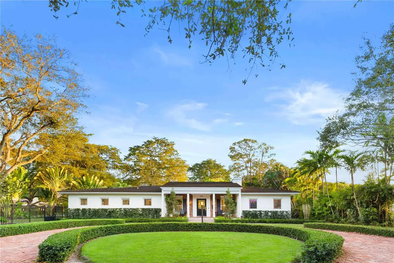 3 bedroom 2 bath Residential Lease for rent at 600 San Lorenzo Ave, Coral Gables FL 33146