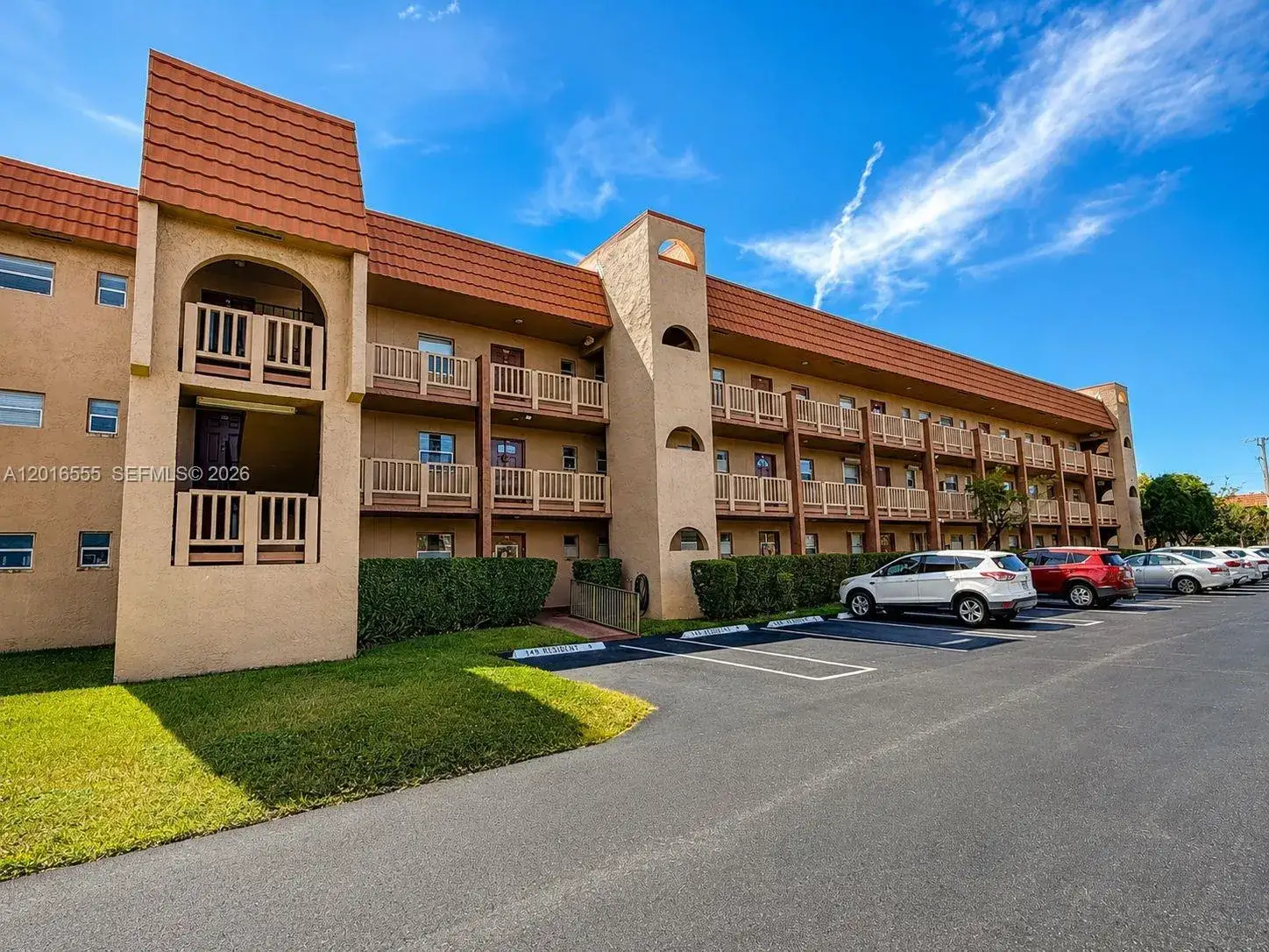 1 bedroom 1 bath Residential for sale at 9800 Sunrise Lakes Blvd # 202, Sunrise FL 33322
