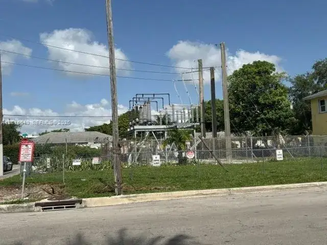 Commercial Land for sale at 193 NW 16th St, Miami FL 33136