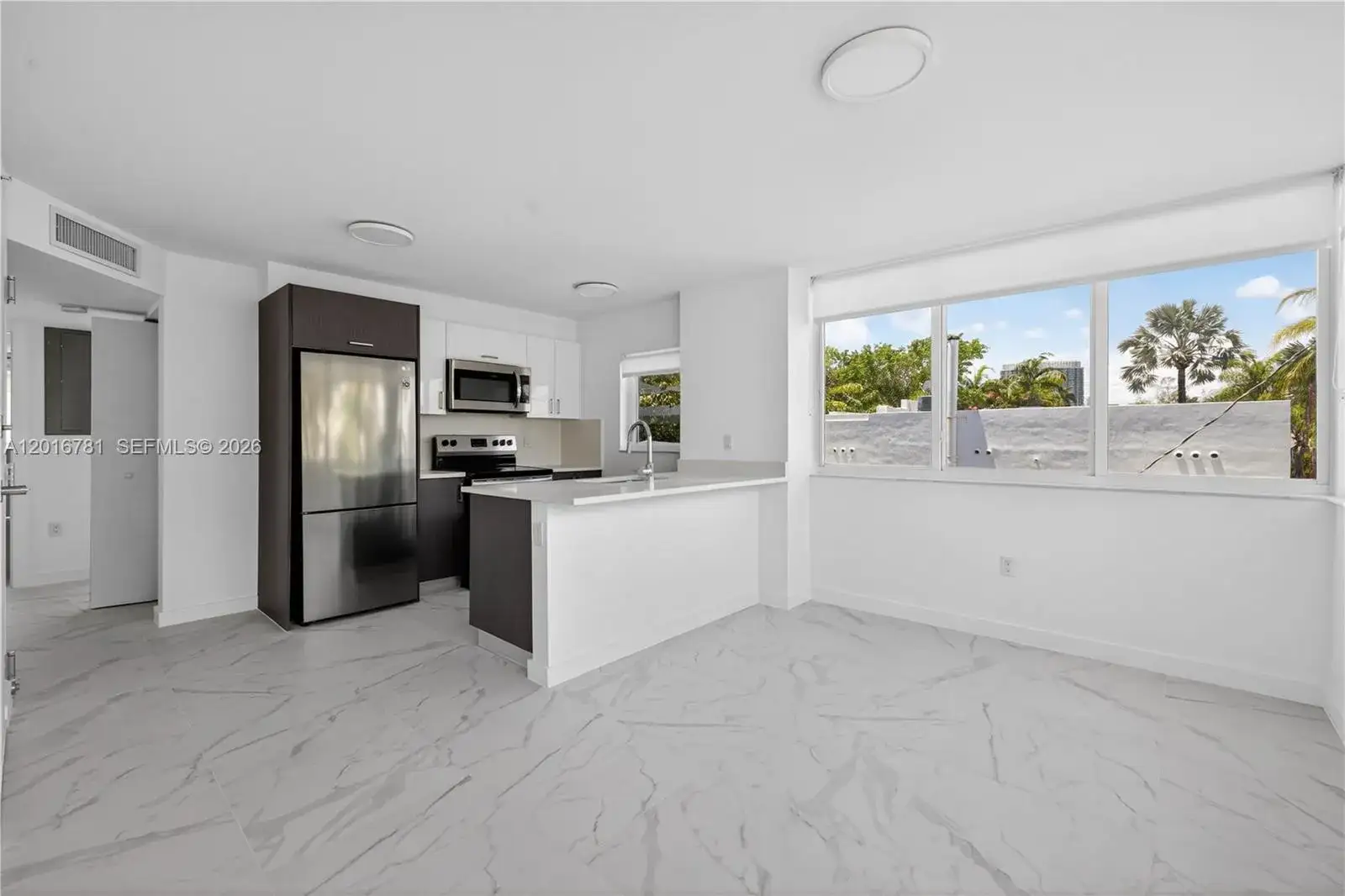 2 bedroom 1 bath Residential Lease for rent at 1552 Euclid Ave # 08, Miami Beach FL 33139