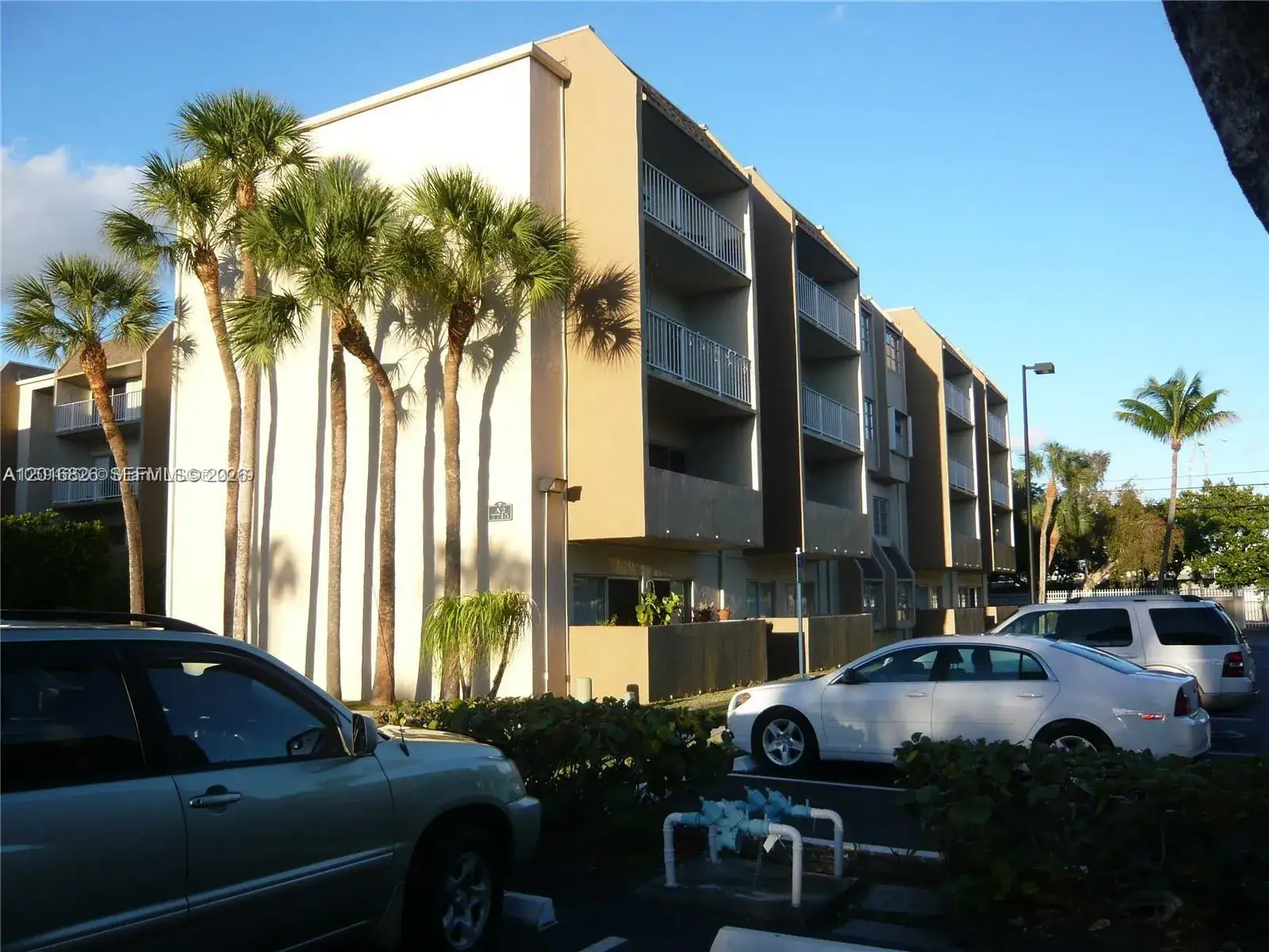 1 bedroom 1 bath Residential Lease for rent at 7715 SW 86th St # 405, Miami FL 33143
