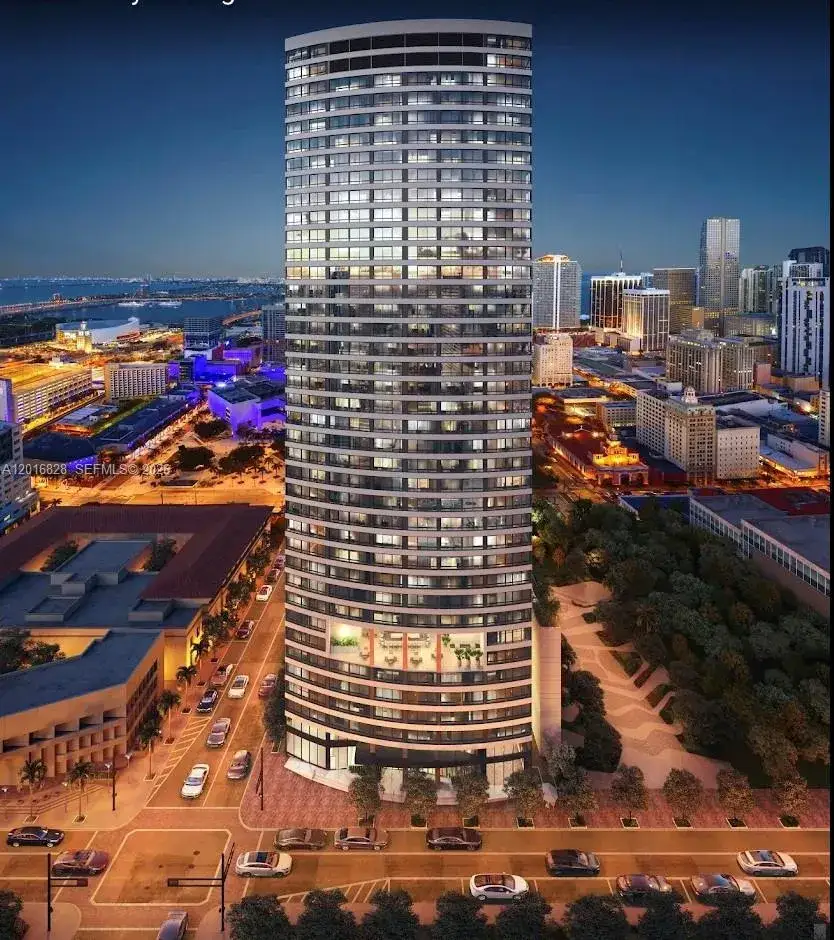 2 bedroom 2 bath Residential for sale at 225 N Miami Ave # 2801, Miami FL 33128