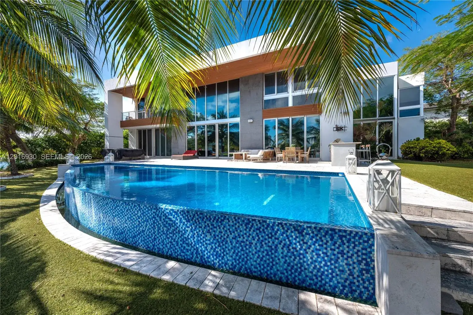 6 bedroom 6 bath Residential for sale at 400 Tamarind Dr, Hallandale Beach FL 33009