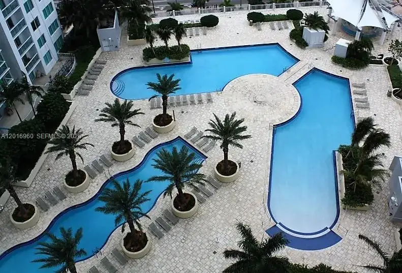 2 bedroom 2 bath Residential Lease for rent at 253 NE 2nd St # 1402, Miami FL 33132
