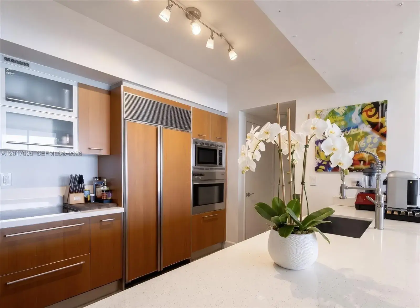 2 bedroom 2 bath Residential for sale at 400 Alton Rd # 1709, Miami Beach FL 33139