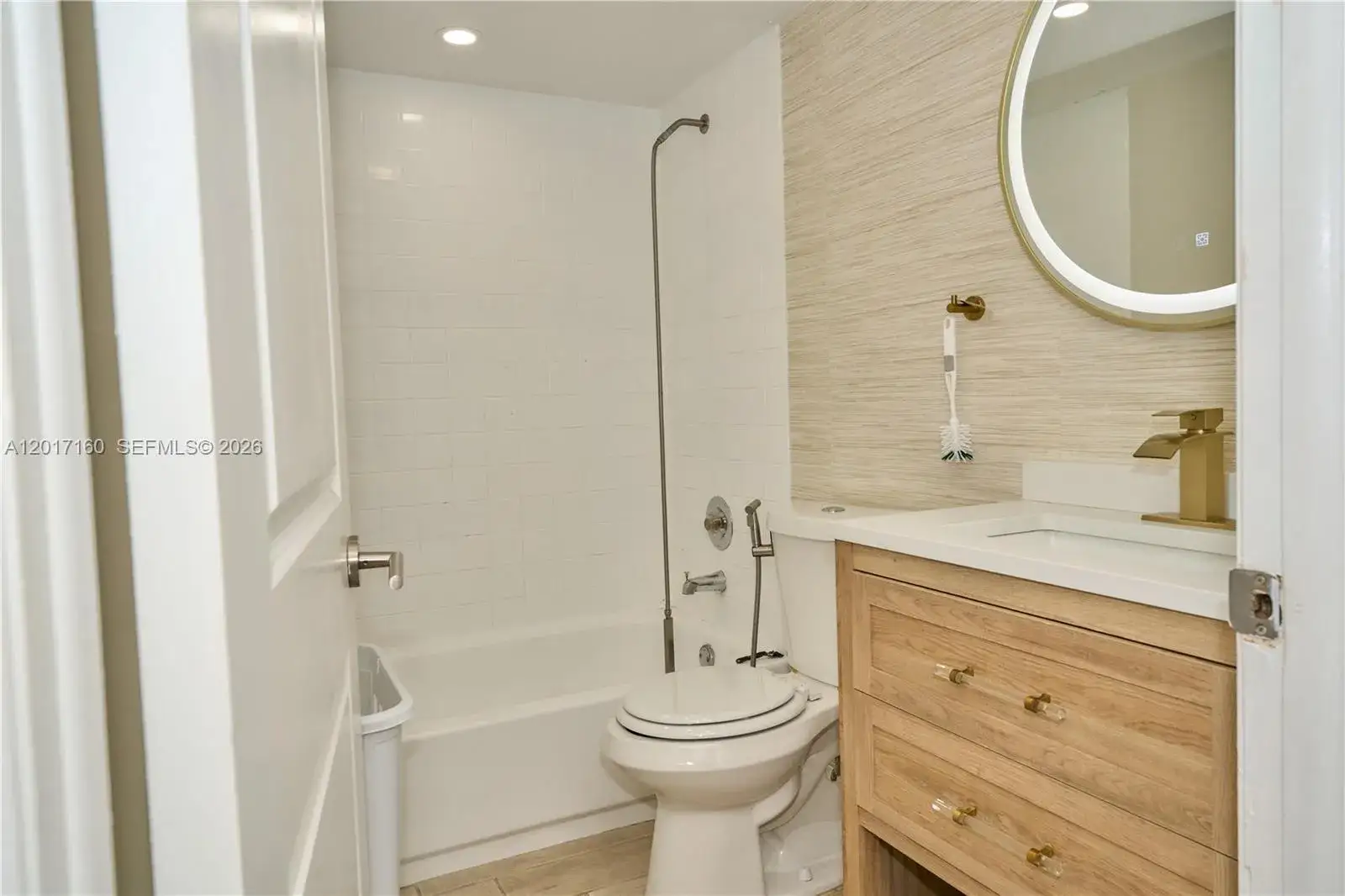 1 bedroom 1 bath Residential for sale at 8240 SW 210th St # 207, Cutler Bay FL 33189