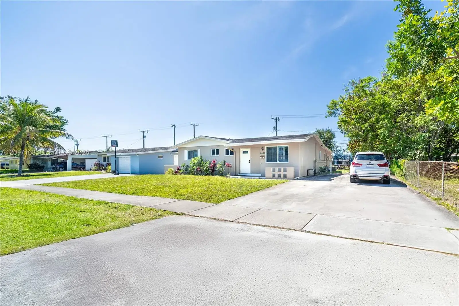 4 bedroom 3 bath Residential for sale at 6472 Pierce St, Hollywood FL 33024