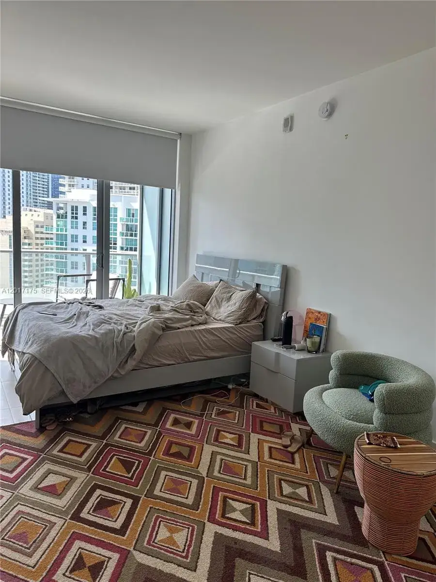 1 bath Residential Lease for rent at 1300 Brickell Bay Dr # 2213, Miami FL 33131