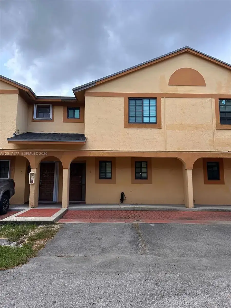 2 bedroom 2 bath Residential Lease for rent at 1595 SW 122nd Ave # 5, Miami FL 33184