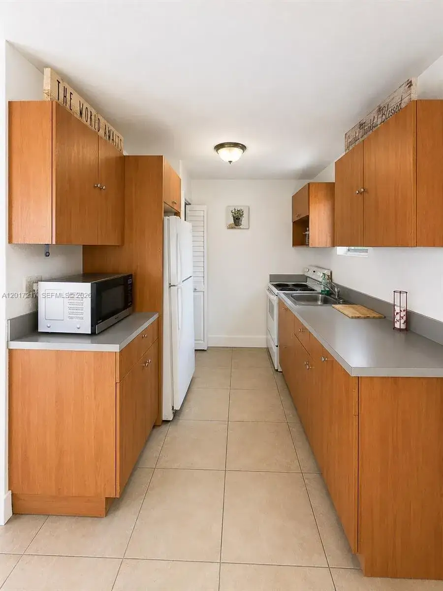 2 bedroom 1 bath Residential Lease for rent at 127 NW 47th Ter # N2, Miami FL 33127