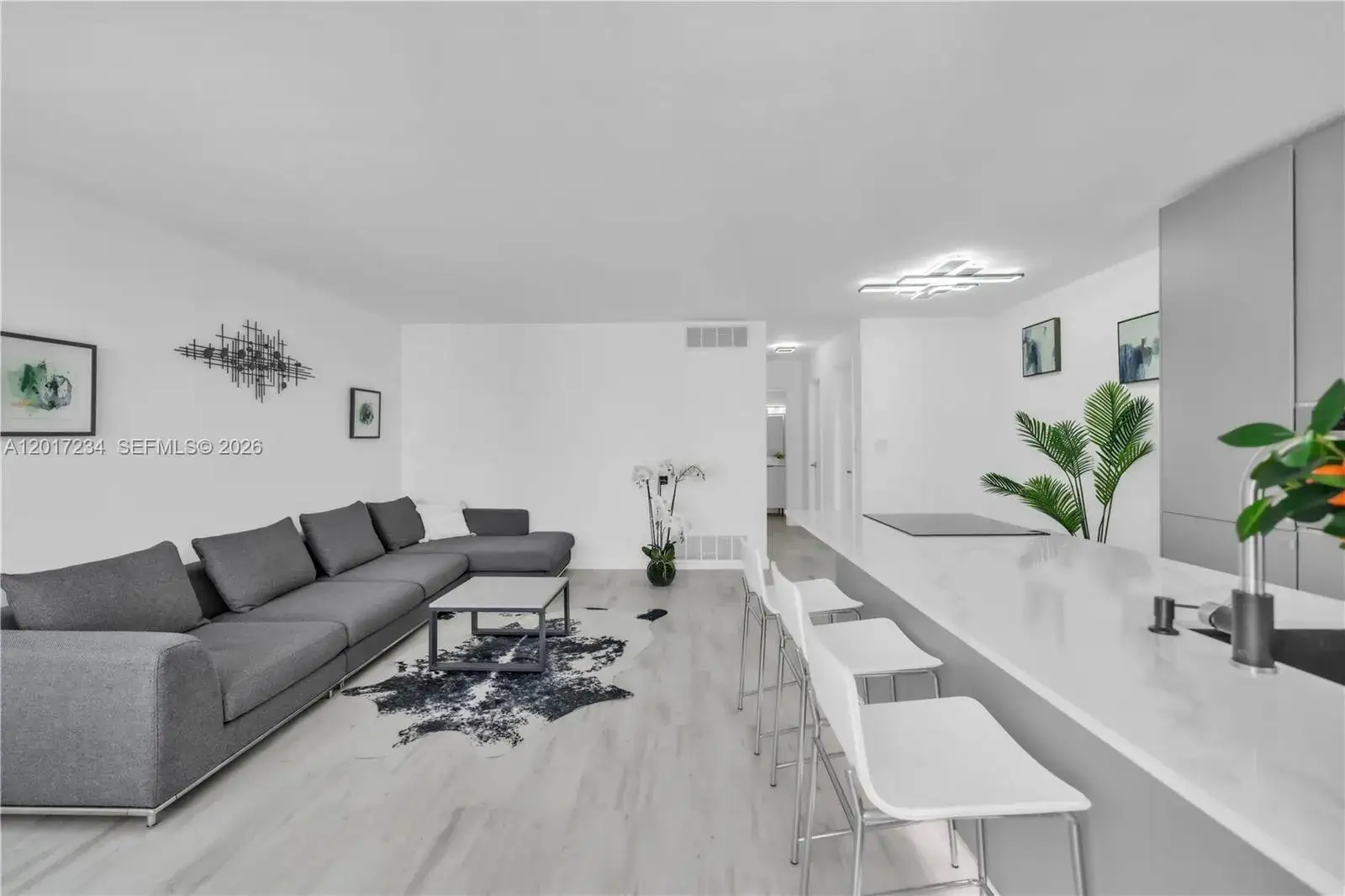 1 bedroom 1 bath Residential for sale at 1720 Jefferson St # 511, Hollywood FL 33020